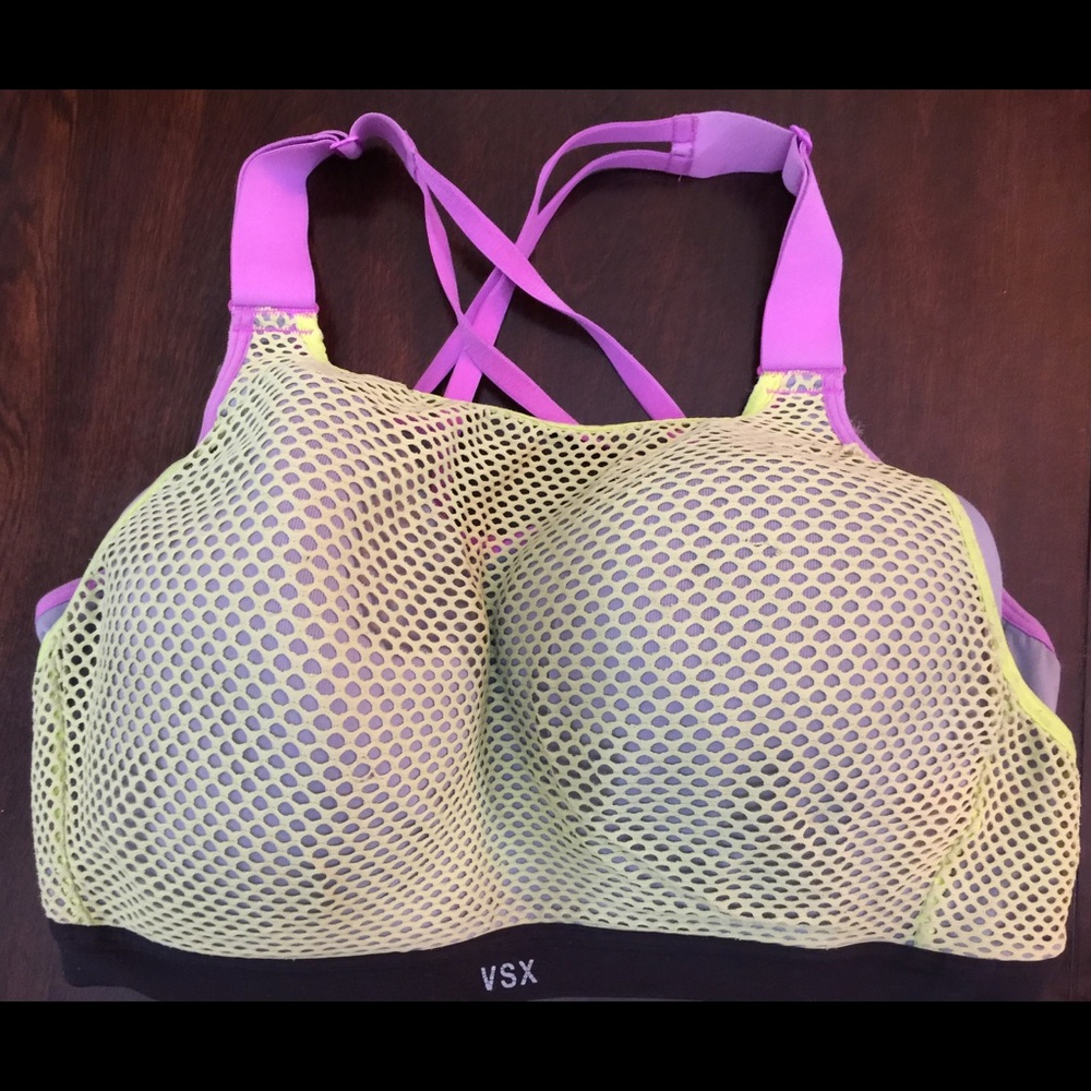 Victoria secrets underwire sports bra